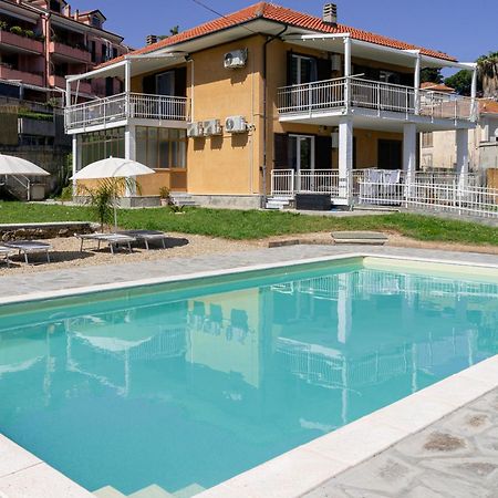 Il Gattino Di Porto - Apt 2 - Bilocale Terrazzo Piscina Imperia Extérieur photo