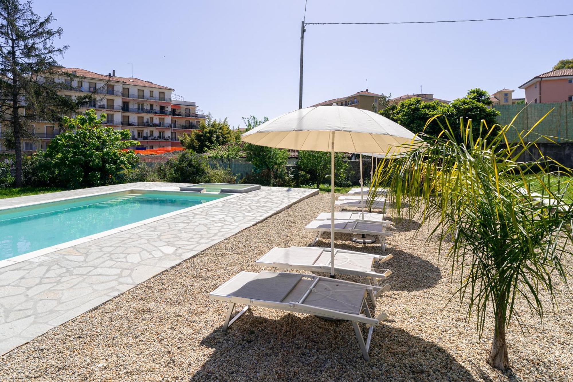 Il Gattino Di Porto - Apt 2 - Bilocale Terrazzo Piscina Imperia Extérieur photo